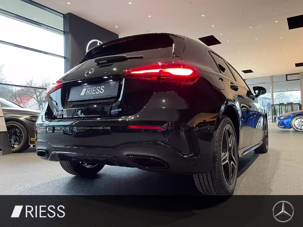 Mercedes-Benz A 250 e AMG+AHK+KEYLESS+LED+TOTWKL+MEMORY+SOUND+ A 250 - Bild 8