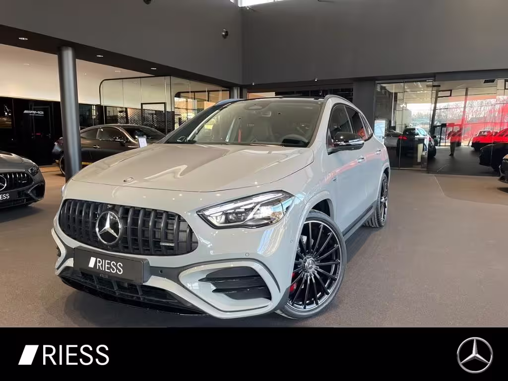 Mercedes-Benz GLA 35 AMG AMG+PANO+HUD+PERF SITZ+KEYLESS+360°+