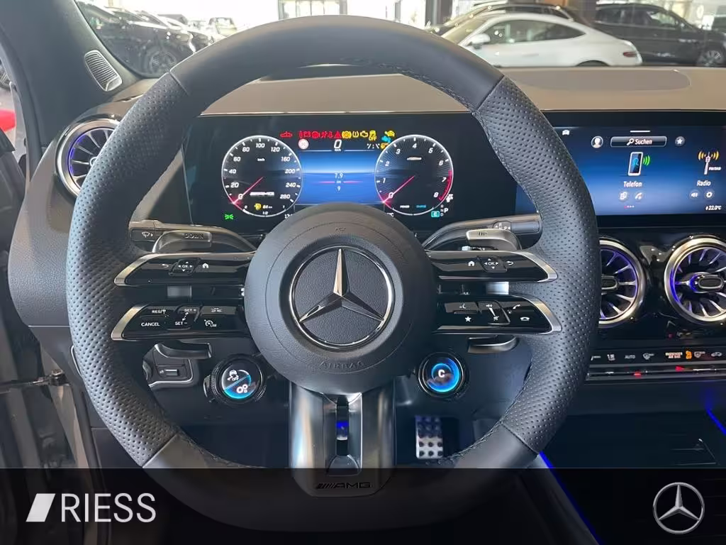 Mercedes-Benz GLA 35 AMG AMG+PANO+HUD+PERF SITZ+KEYLESS+360°+ GLA 35 AMG - Bild 15