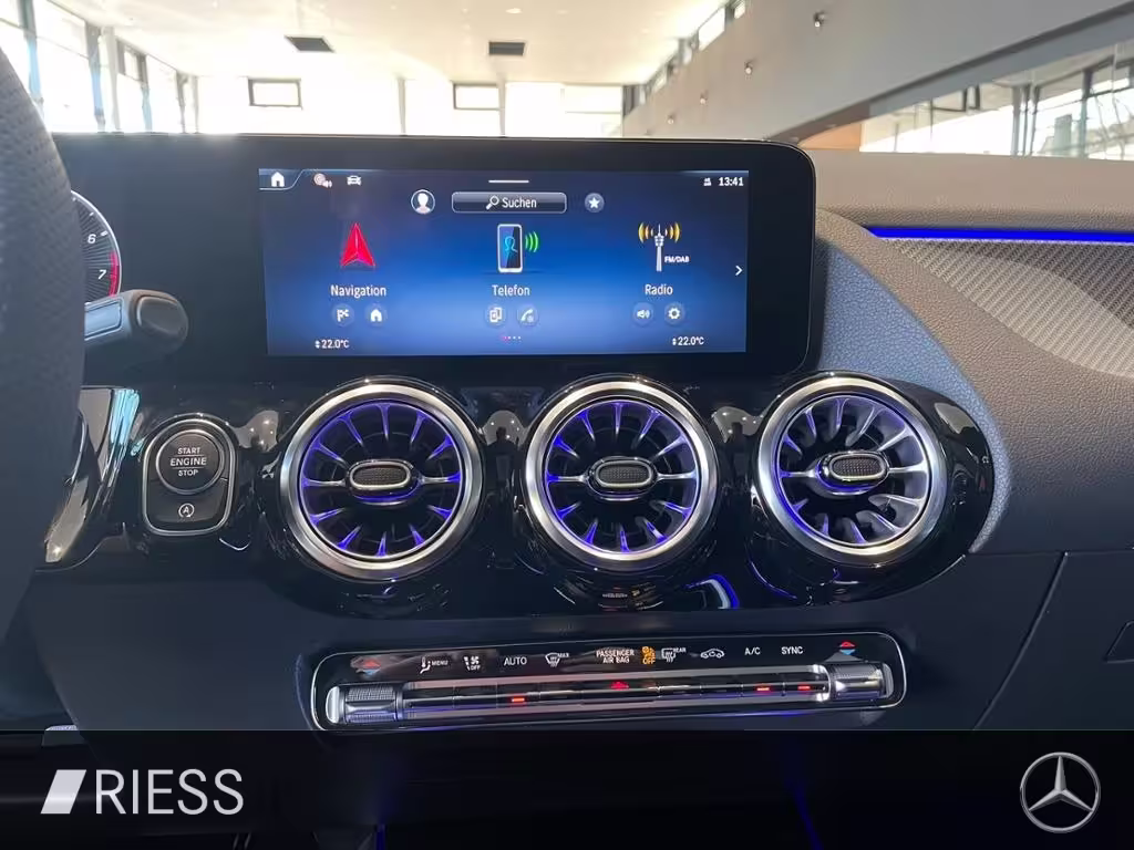 Mercedes-Benz GLA 35 AMG AMG+PANO+HUD+PERF SITZ+KEYLESS+360°+ GLA 35 AMG - Bild 16