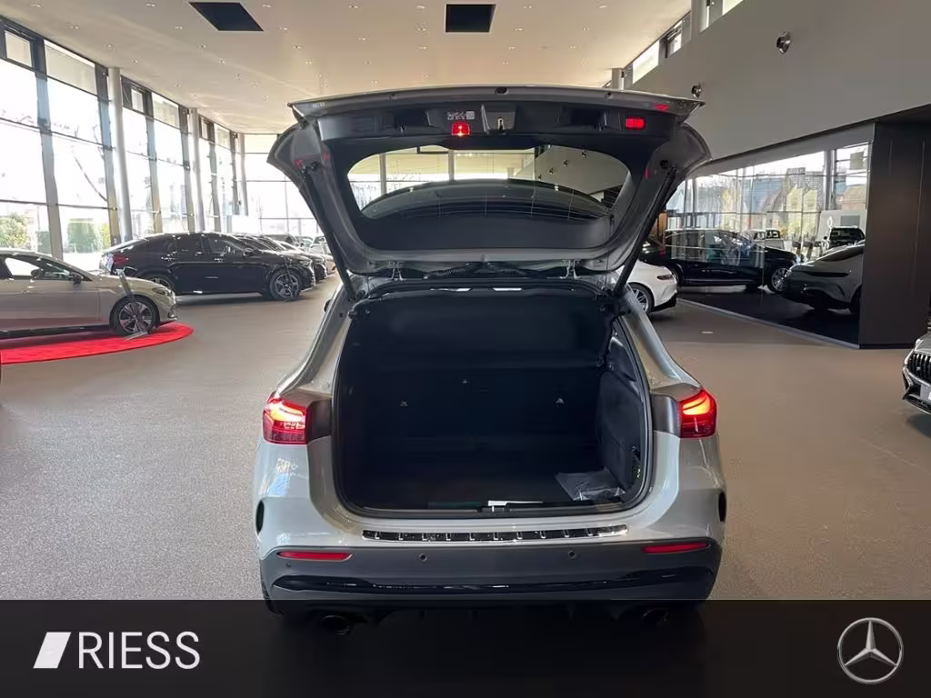 Mercedes-Benz GLA 35 AMG AMG+PANO+HUD+PERF SITZ+KEYLESS+360°+ GLA 35 AMG - Bild 19