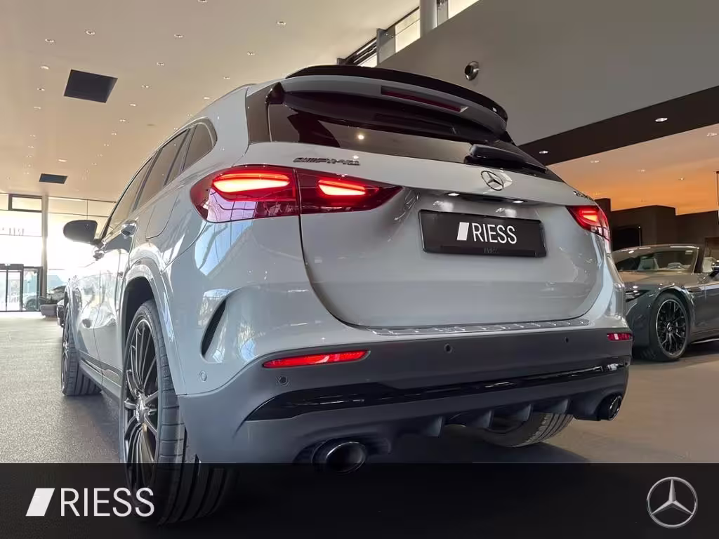 Mercedes-Benz GLA 35 AMG AMG+PANO+HUD+PERF SITZ+KEYLESS+360°+ GLA 35 AMG - Bild 20