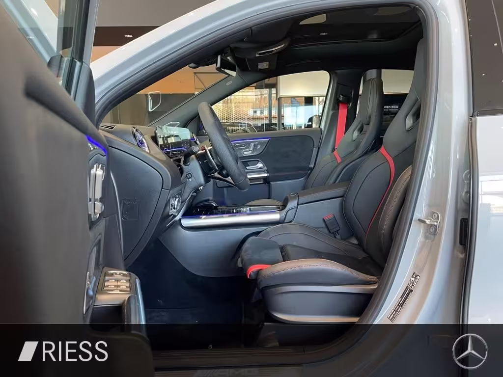 Mercedes-Benz GLA 35 AMG AMG+PANO+HUD+PERF SITZ+KEYLESS+360°+ GLA 35 AMG - Bild 3