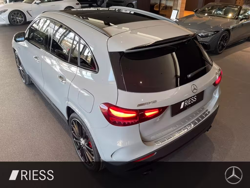Mercedes-Benz GLA 35 AMG AMG+PANO+HUD+PERF SITZ+KEYLESS+360°+ GLA 35 AMG - Bild 7