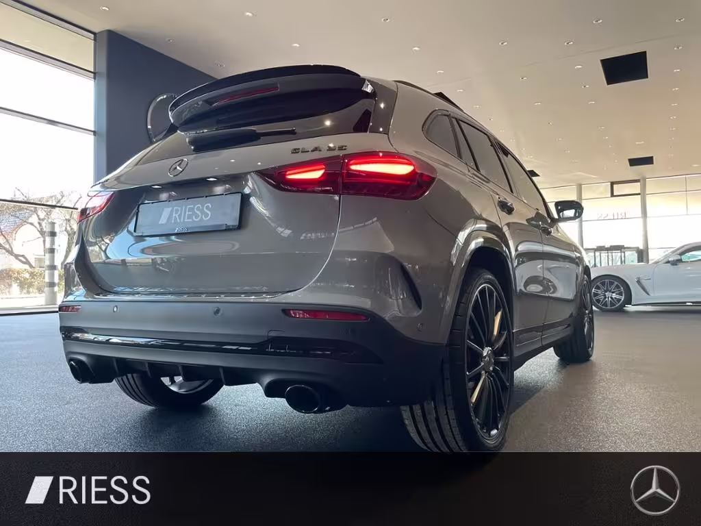 Mercedes-Benz GLA 35 AMG AMG+PANO+HUD+PERF SITZ+KEYLESS+360°+ GLA 35 AMG - Bild 8