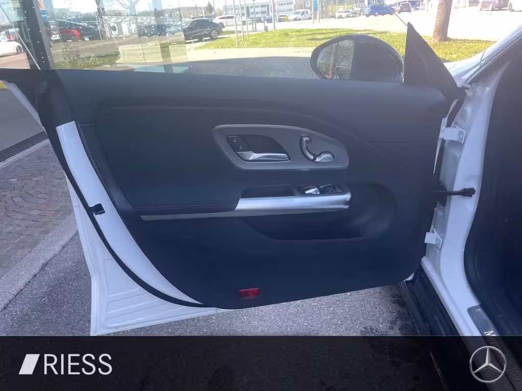 Mercedes-Benz CLA 200 4M AMG+AHK+SUPERSCREEN+360°+MULTIB+KEYL+ CLA 200 - Bild 4