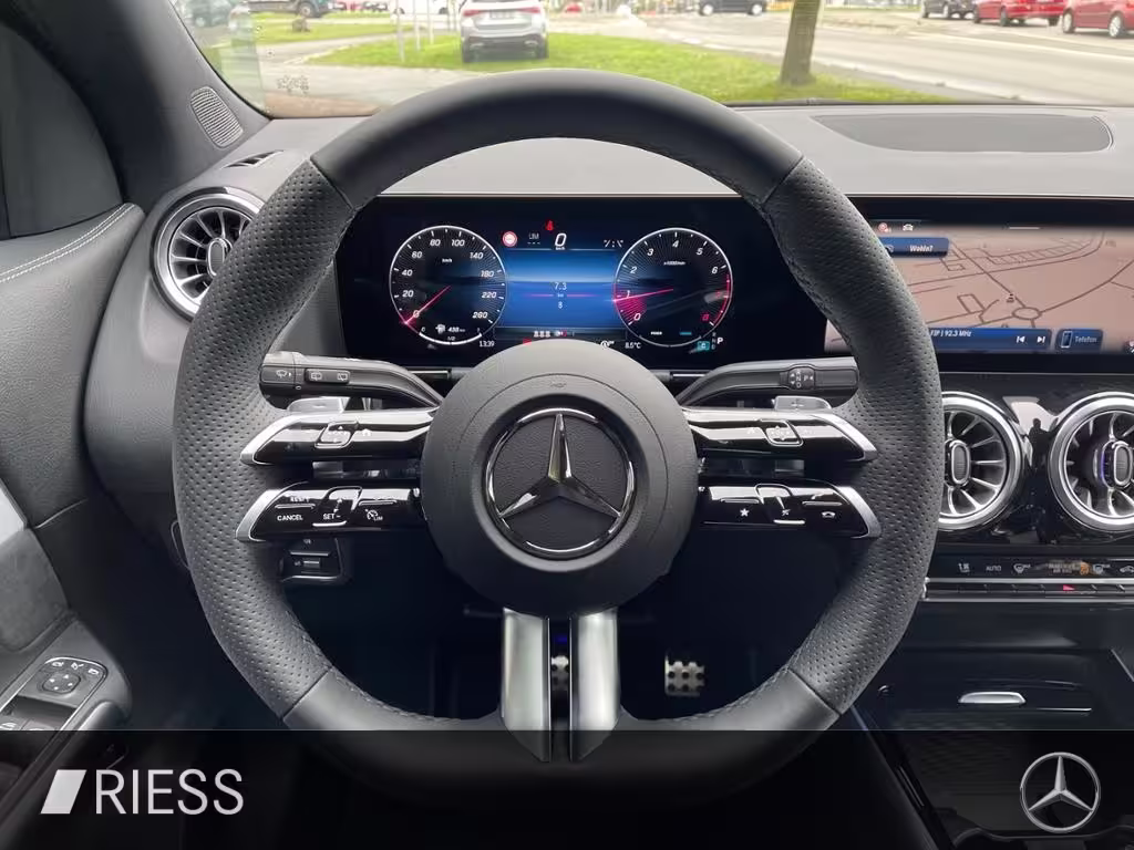 Mercedes-Benz GLA 200 AMG+AHK+KEYLESS+360°+MULTIBEAM+DISTRONIC GLA 200 - Bild 12