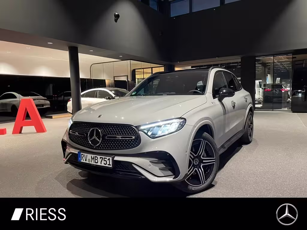 Mercedes-Benz GLC 300 d 4M AMG+PANO+AHK+STDHZG+DISTR+HUD+KEYL+360