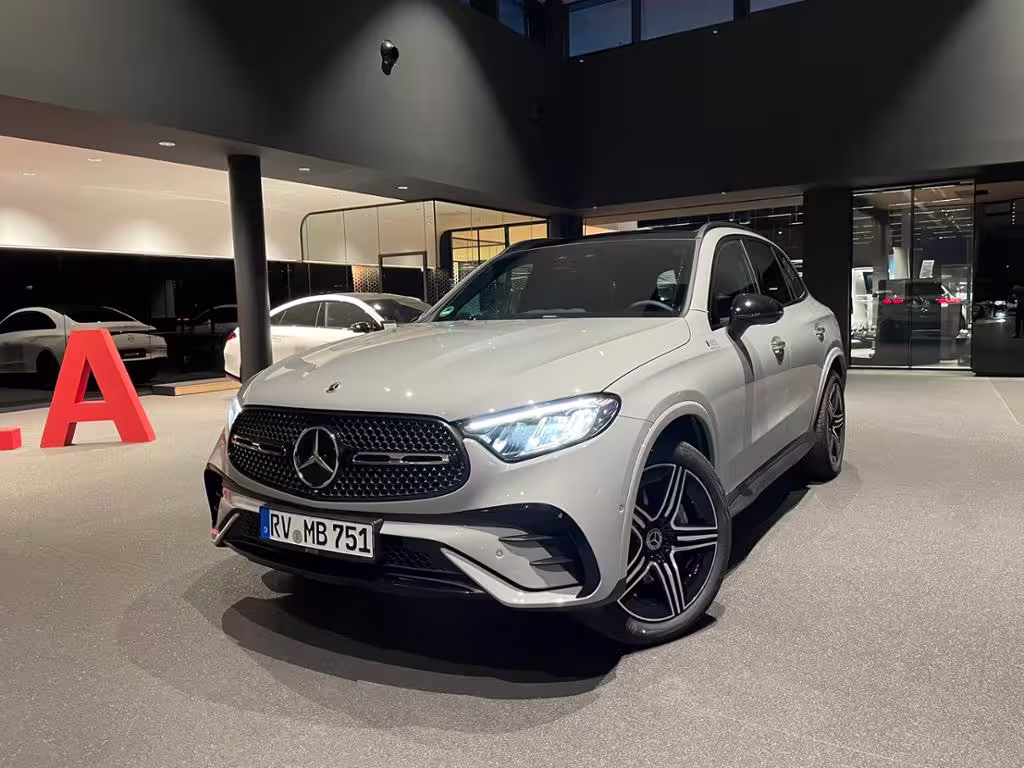 Mercedes-Benz GLC 300 d 4M AMG+PANO+AHK+STDHZG+DISTR+HUD+KEYL+360 GLC 300 - Bild 2