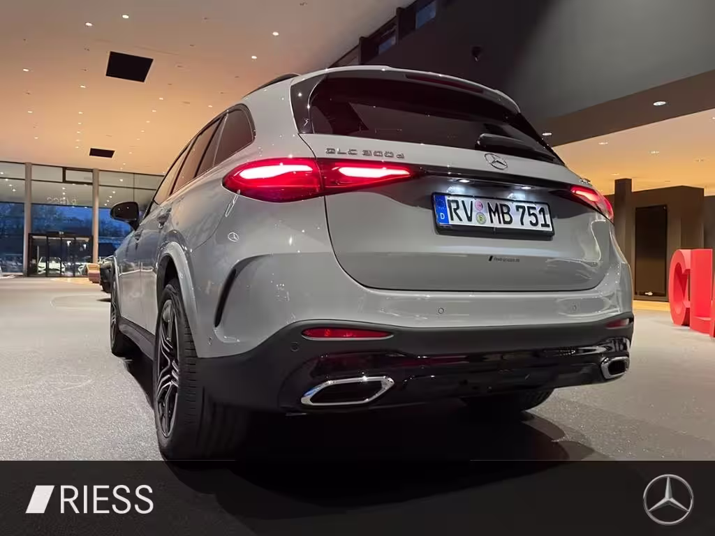 Mercedes-Benz GLC 300 d 4M AMG+PANO+AHK+STDHZG+DISTR+HUD+KEYL+360 GLC 300 - Bild 20