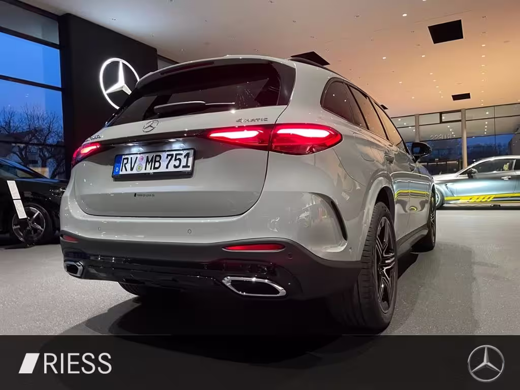Mercedes-Benz GLC 300 d 4M AMG+PANO+AHK+STDHZG+DISTR+HUD+KEYL+360 GLC 300 - Bild 8
