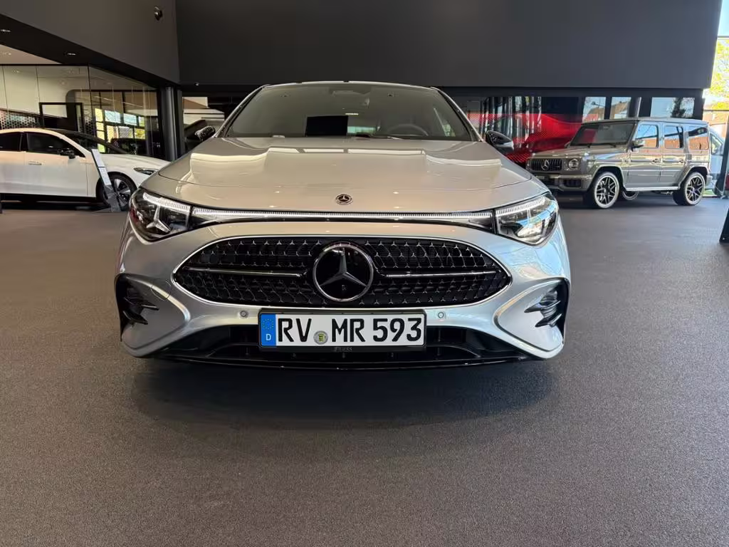 Mercedes-Benz CLA 200 4M NEU+C 178+AMG+SUPERS+AHK+MULTIB+KEYL+ CLA 200 - Bild 2