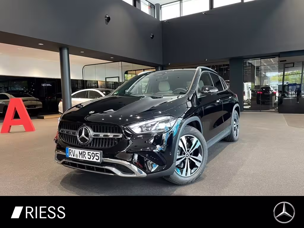 Mercedes-Benz GLA 200 PROGRESSIVE+DISTRONIC+AHK+MULTIBEAM+KEYL+