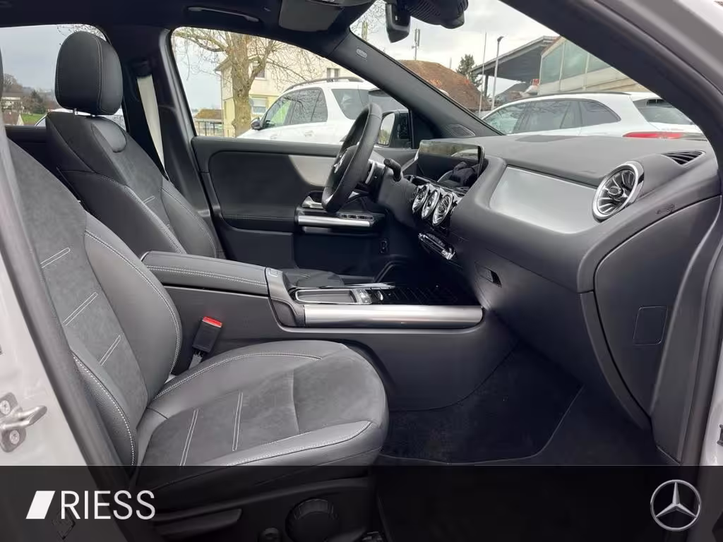 Mercedes-Benz GLA 200 AMG+AHK+PANO+SPECIAL-EDITION+DISTRONIC+ GLA 200 - Bild 10
