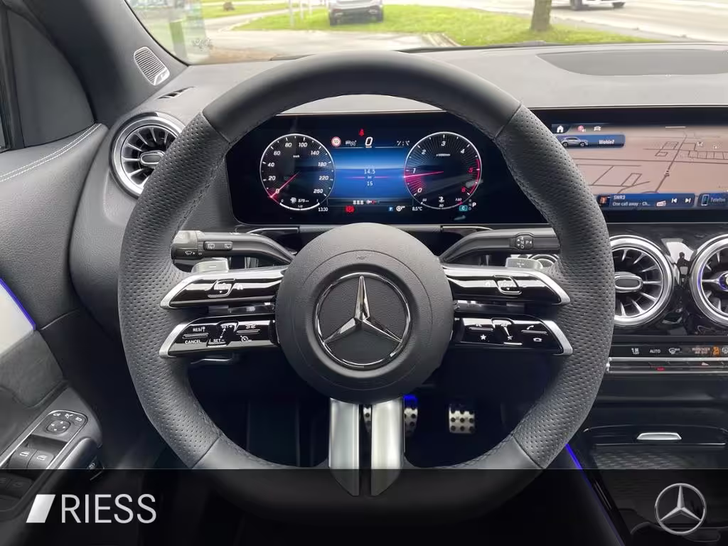 Mercedes-Benz GLA 220 d 4M AMG+AHK+PANO+BURM+MULTIB+360°+DISTR GLA 220 - Bild 13