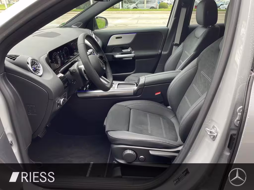 Mercedes-Benz GLA 220 d 4M AMG+AHK+PANO+BURM+MULTIB+360°+DISTR GLA 220 - Bild 3