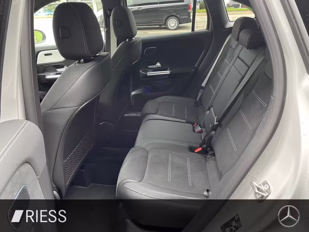 Mercedes-Benz GLA 220 d 4M AMG+AHK+PANO+BURM+MULTIB+360°+DISTR GLA 220 - Bild 5