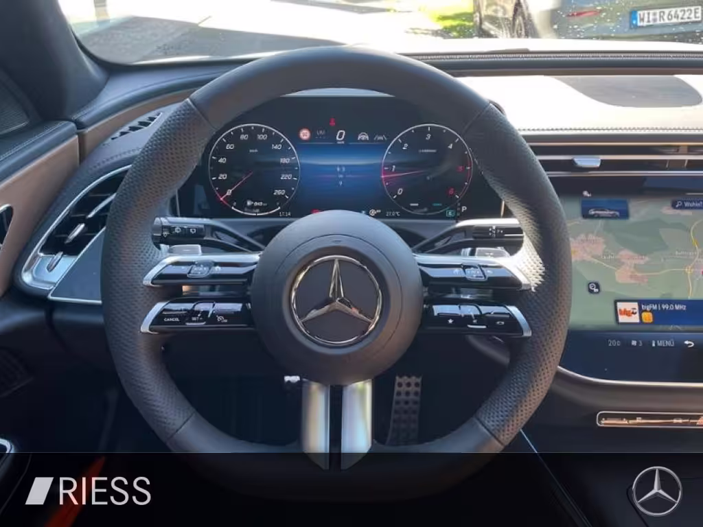 Mercedes-Benz E 220 d 4M T AMG+AHK+PANO+360+20+DISTR+MEM+KEYL E 220 - Bild 12