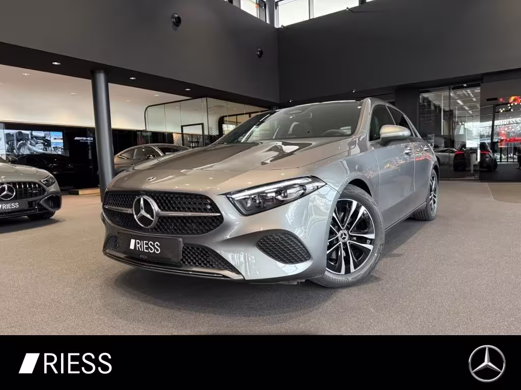 Mercedes-Benz A 180 PROGRESSIVE+PANO+DISTRONIC+MULTIBEAM+