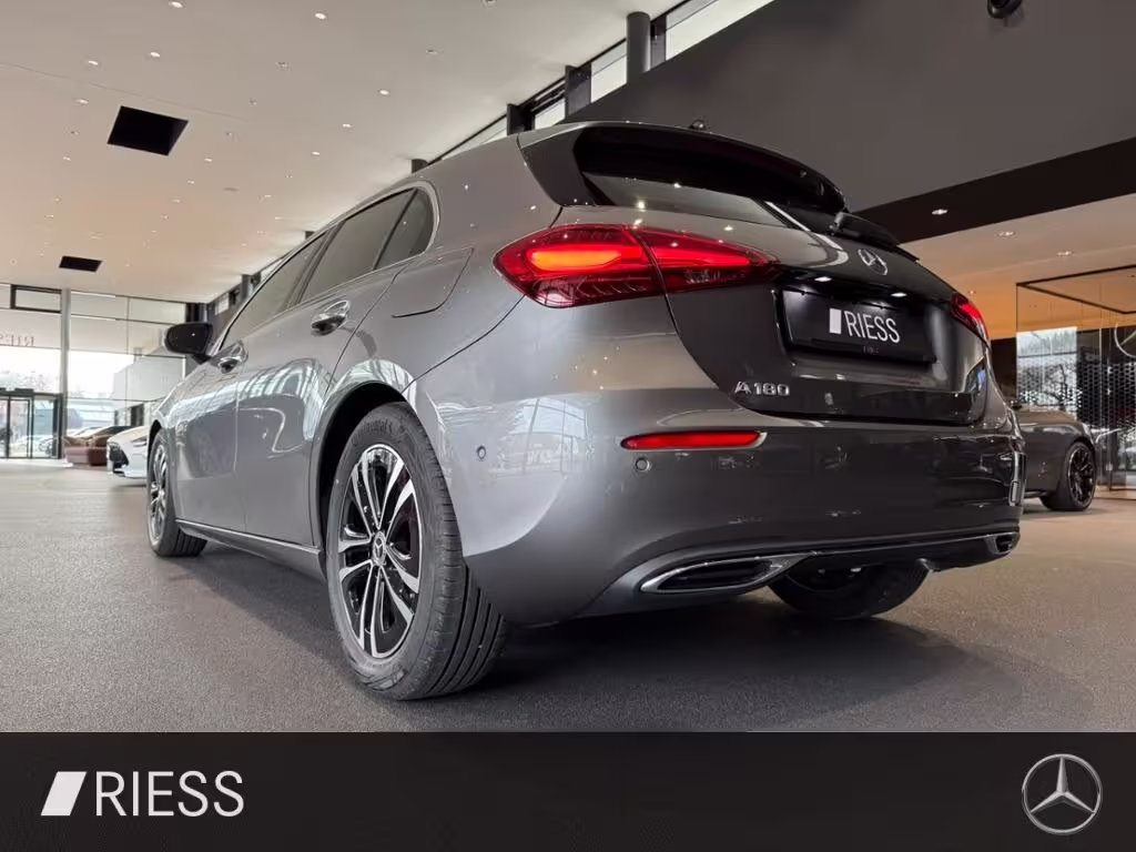 Mercedes-Benz A 180 PROGRESSIVE+PANO+DISTRONIC+MULTIBEAM+ A 180 - Bild 18