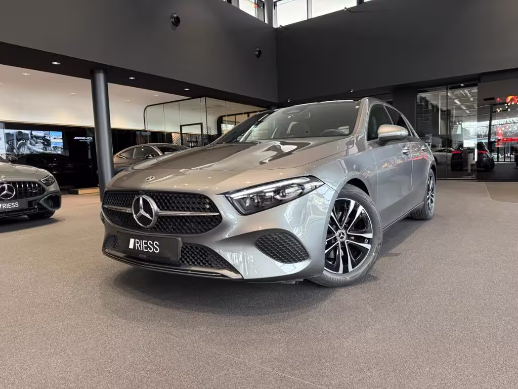 Mercedes-Benz A 180 PROGRESSIVE+PANO+DISTRONIC+MULTIBEAM+ A 180 - Bild 2
