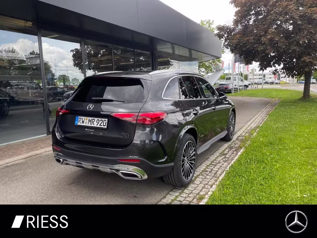 Mercedes-Benz GLC 200 4M AMG+AHK+PANO+360°+HANDS+FREE+20+DIGI