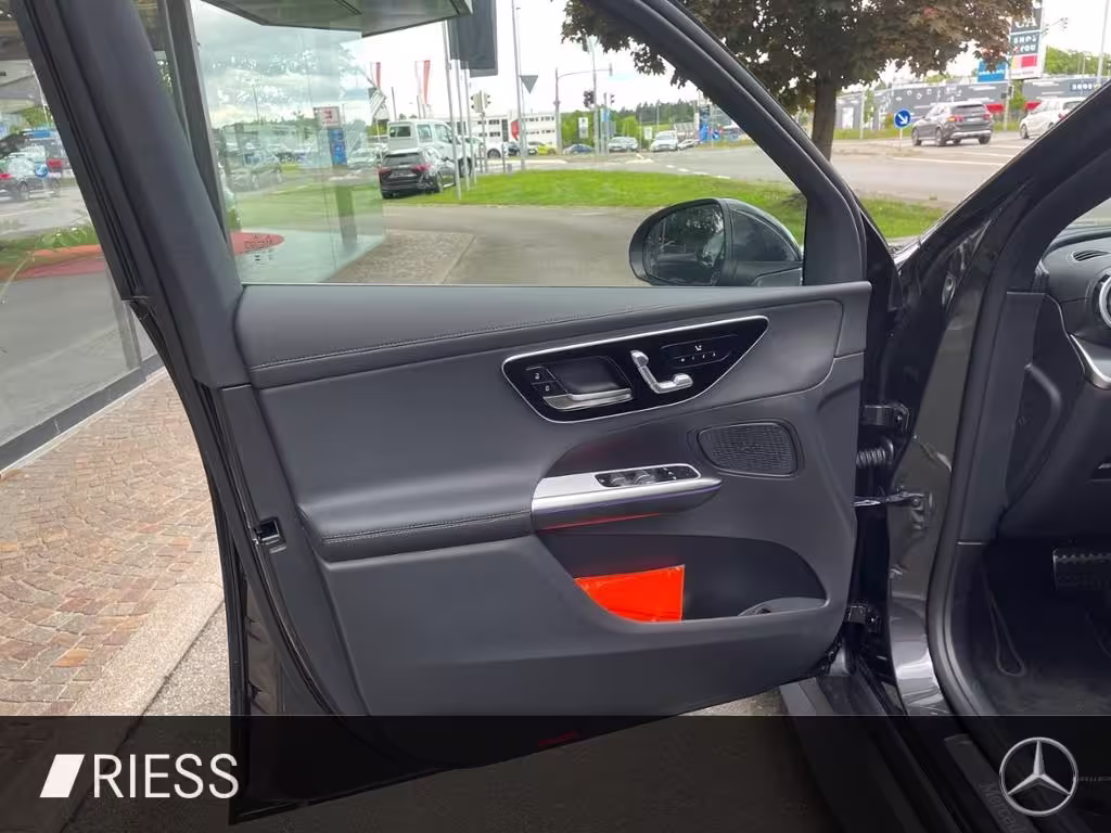 Mercedes-Benz GLC 200 4M AMG+AHK+PANO+360°+HANDS+FREE+20+DIGI GLC 200 - Bild 3