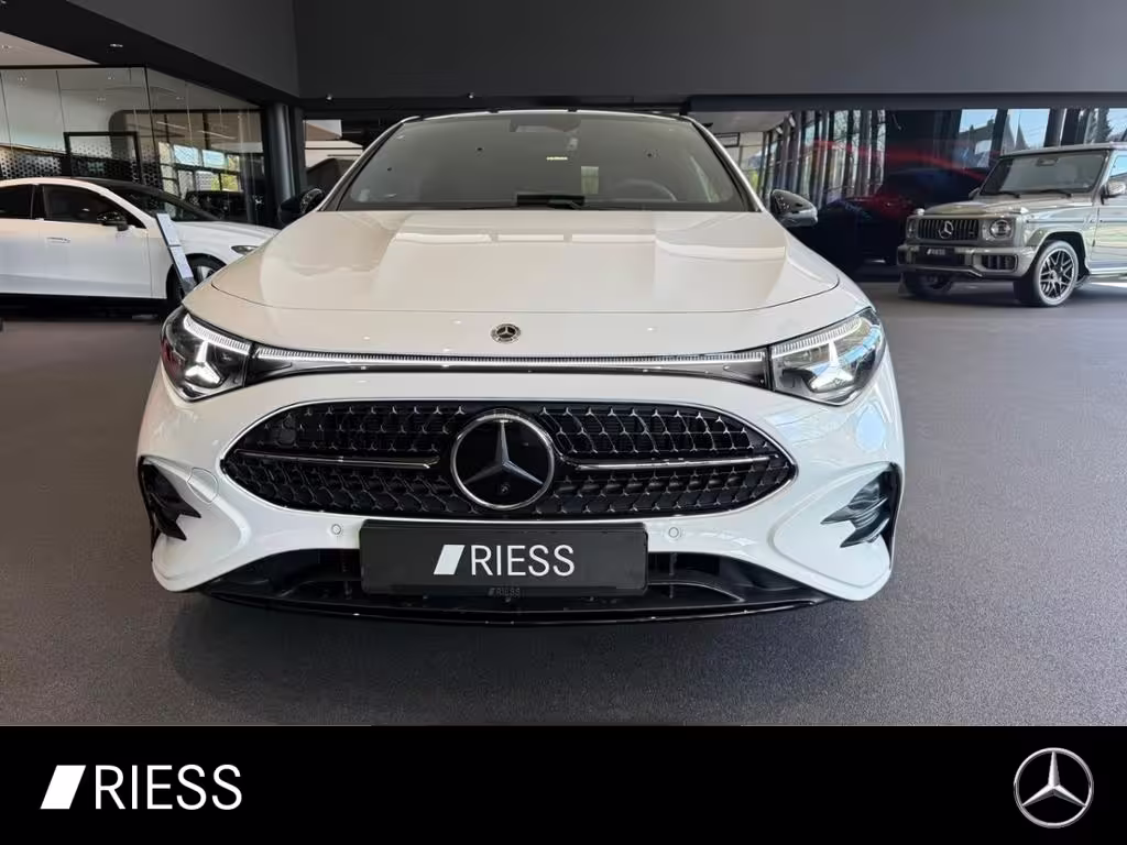 Mercedes-Benz CLA 200 4M NEU+C 178+AMG+SUPERSCREEN+HUD+MULTIB+