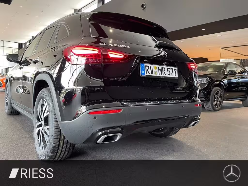 Mercedes-Benz GLA 200 d 4M AMG+AHK+DISTRONIC+MULTIBEAM+KEYLESS GLA 200 - Bild 19