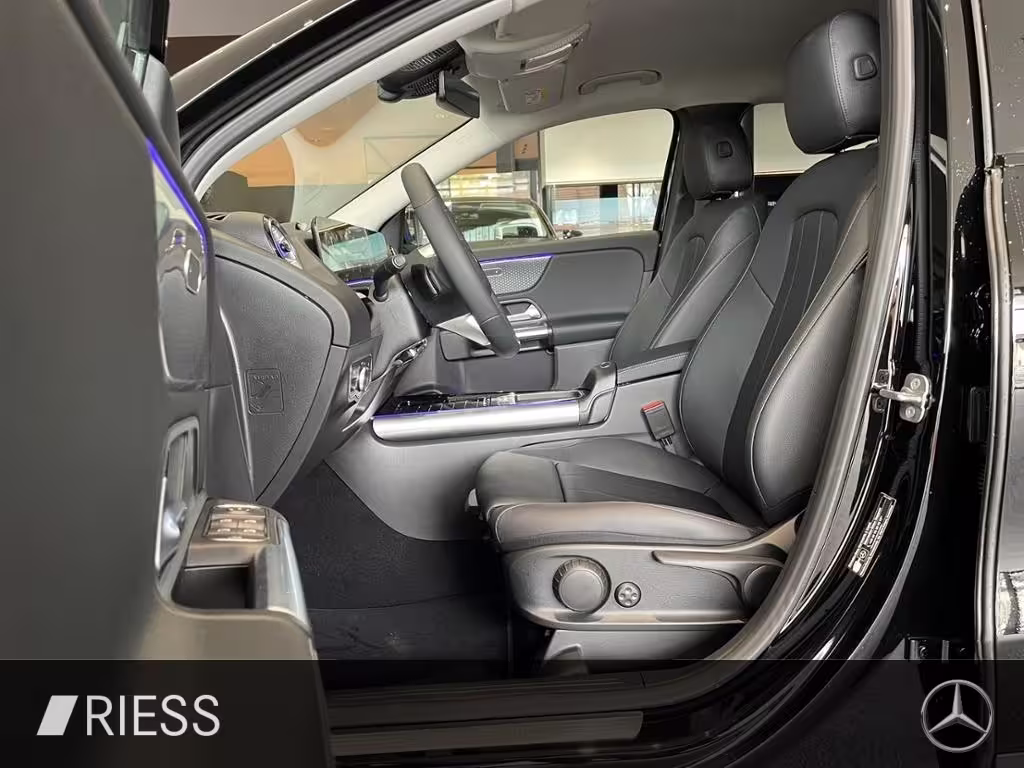 Mercedes-Benz GLA 200 d 4M AMG+AHK+DISTRONIC+MULTIBEAM+KEYLESS GLA 200 - Bild 3