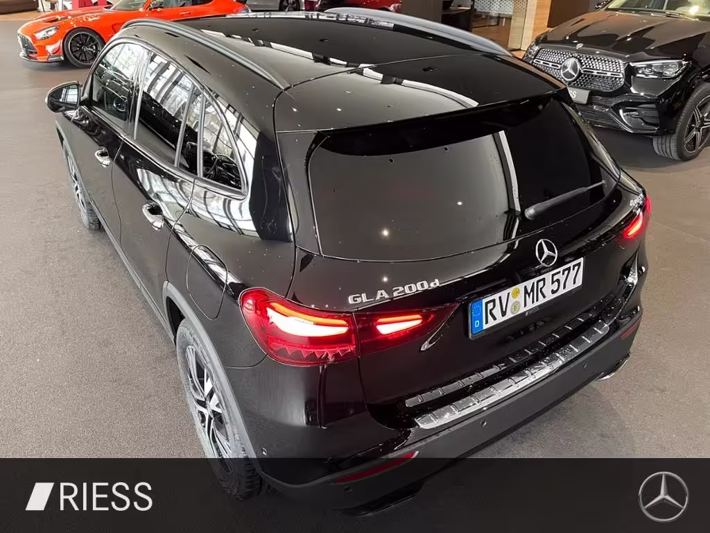 Mercedes-Benz GLA 200 d 4M AMG+AHK+DISTRONIC+MULTIBEAM+KEYLESS GLA 200 - Bild 7