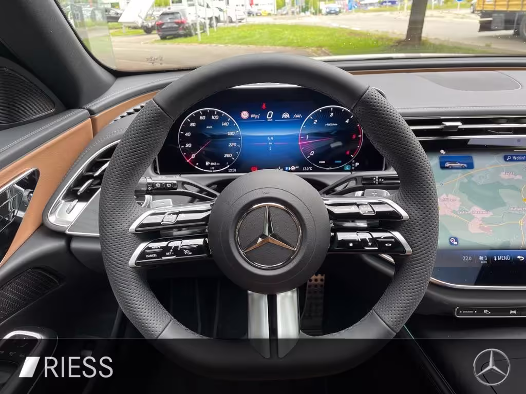 Mercedes-Benz E 220 d 4M T AMG+AHK+PANO+360+DISTR+20°+MEM+KEYL E 220 - Bild 12