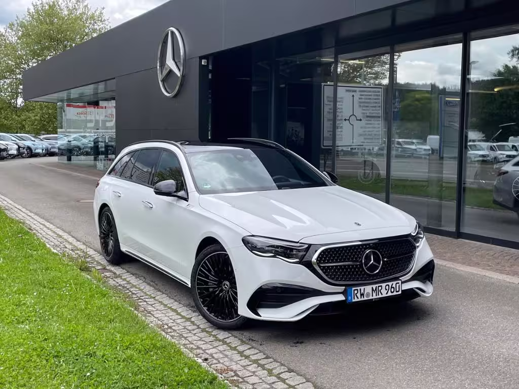Mercedes-Benz E 220 d 4M T AMG+AHK+PANO+360+DISTR+20°+MEM+KEYL E 220 - Bild 2