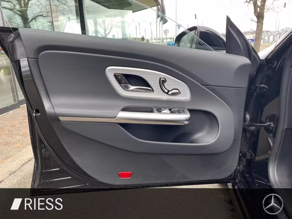 Mercedes-Benz CLA 350 4M EQ AMG+PANO+LEDER+MASSAGE+KEYLESS-GO+ CLA 350 - Bild 4