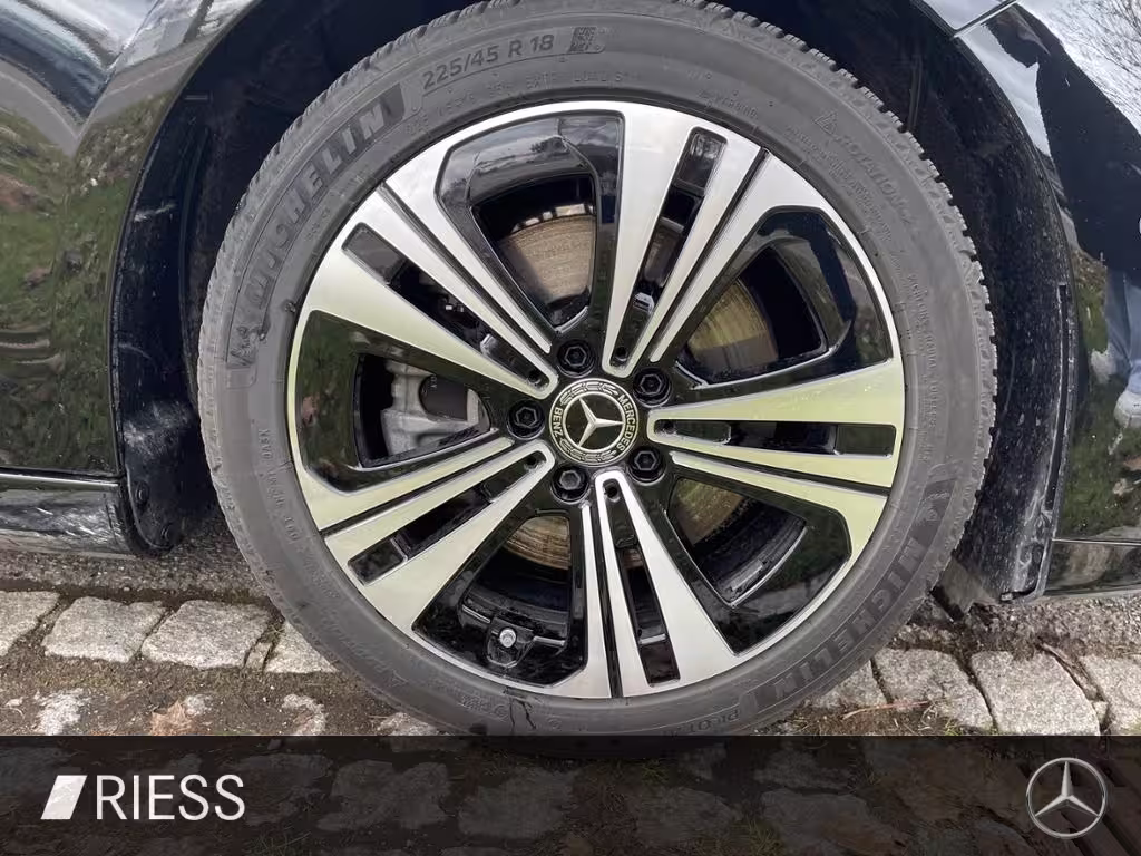 Mercedes-Benz CLA 350 4M EQ AMG+PANO+LEDER+MASSAGE+KEYLESS-GO+ CLA 350 - Bild 9