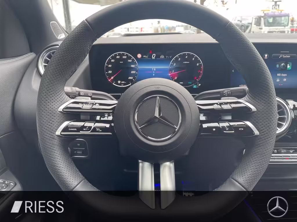 Mercedes-Benz GLA 250 4MATIC AMG SE+AHK+PANO+360°+HUD+20+DIST GLA 250 - Bild 12