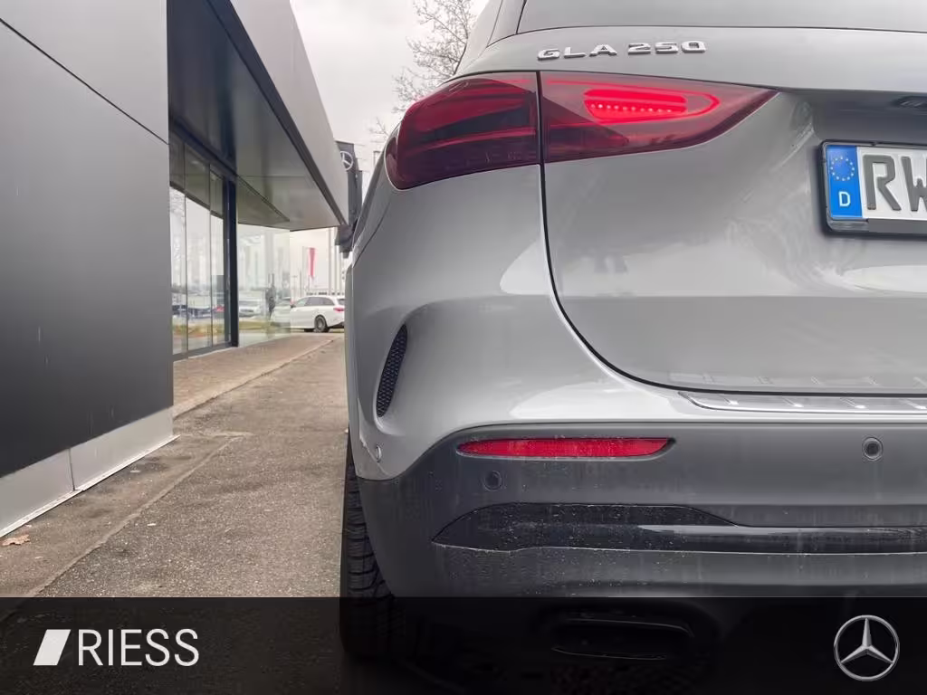 Mercedes-Benz GLA 250 4MATIC AMG SE+AHK+PANO+360°+HUD+20+DIST GLA 250 - Bild 16