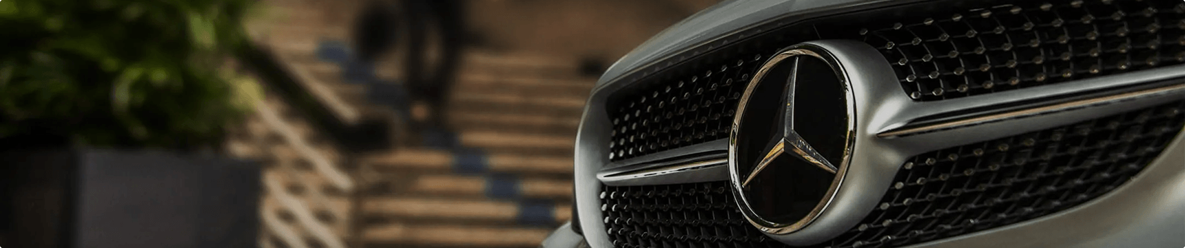 Header Mercedes-Benz Fahrzeug front mit Stern