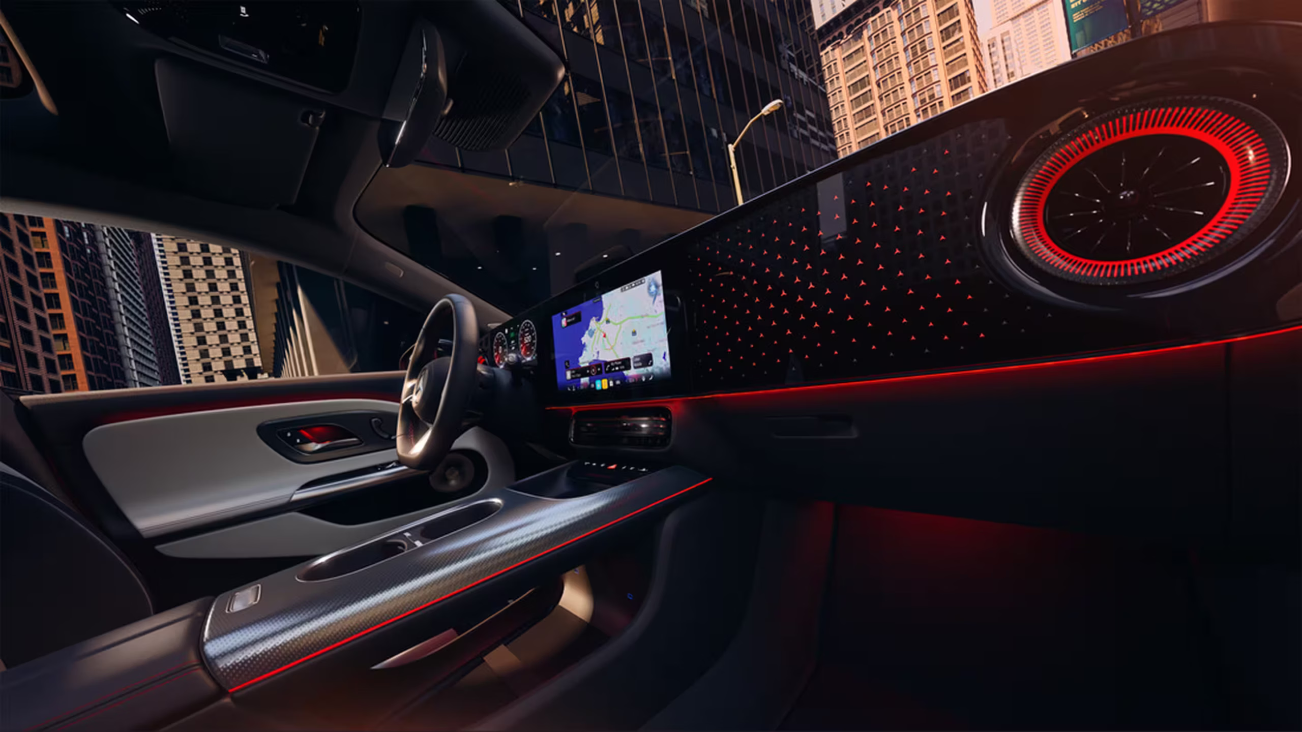 Mercedes-Benz CLA 2025 - Interiör Fahrer- und Beifahrerseite, rote Akzente und große Displays